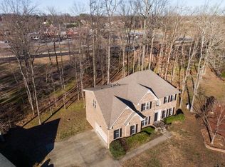 129 Dartmoore Dr, Clarksville, TN 37043