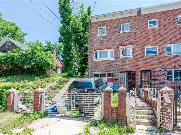 426 Howe Avenue, Bronx, NY 10473