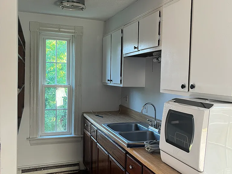 54 Webster St #B — Photo 8