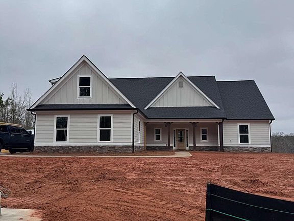 2nd image of 647 Fairview Rd