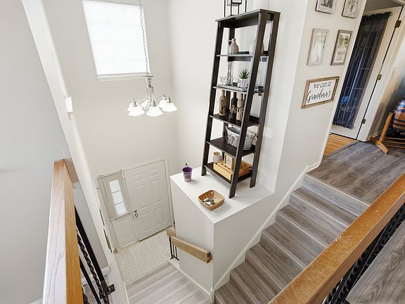 4th image of 1441 Greens Ct #B