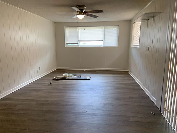 3rd image of 1005 W 55th St