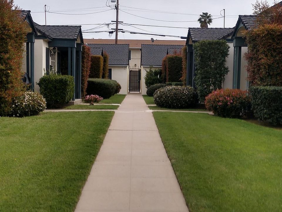 1st image of 4537 35th Pl