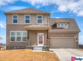 2120 Alexandra Rd, Papillion, NE 68133