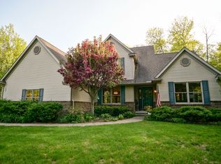 1625 E Riverchase, Midland, MI 48640