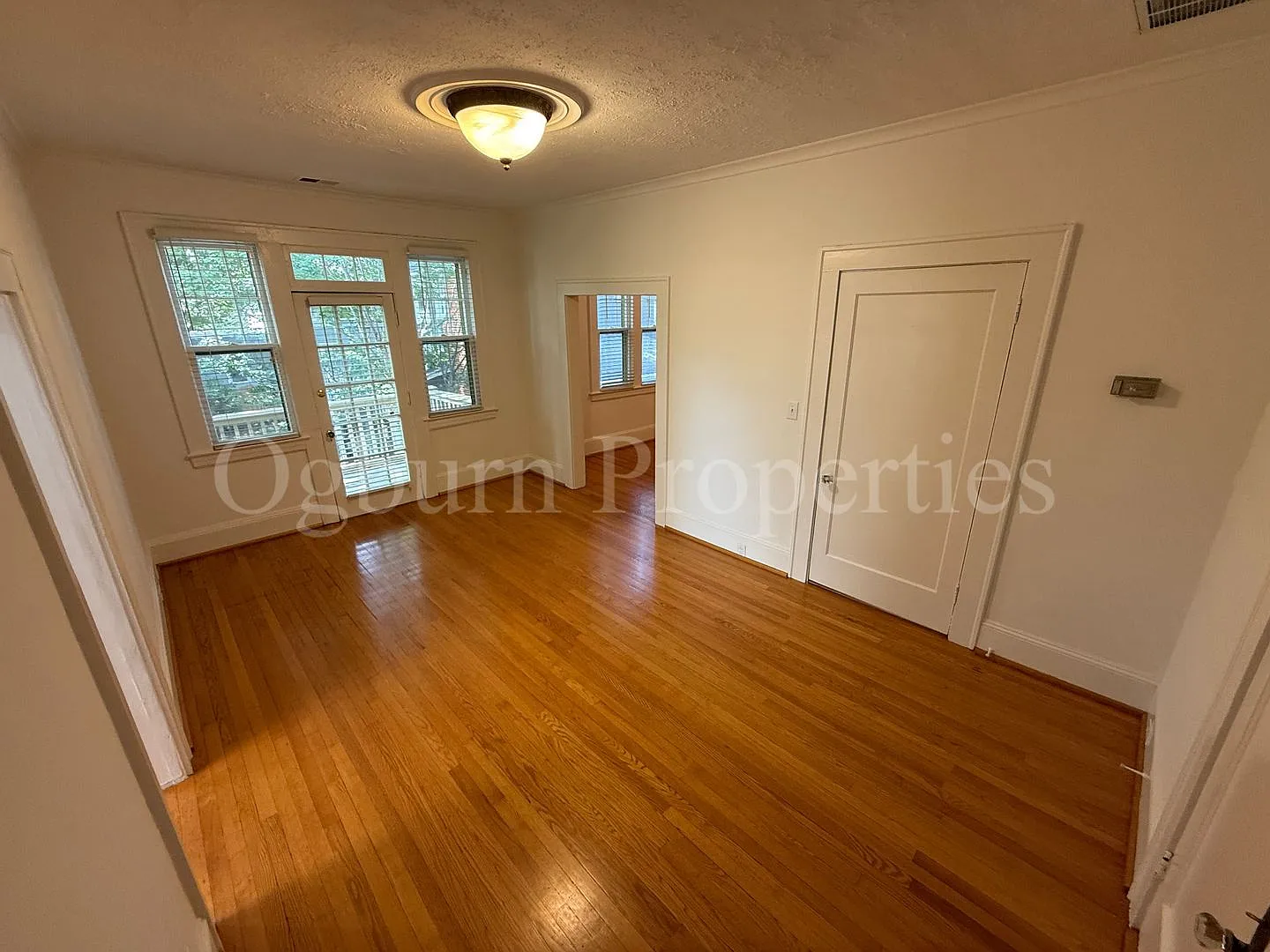 1 bed, 1.0 bath, $975 — Photo 3