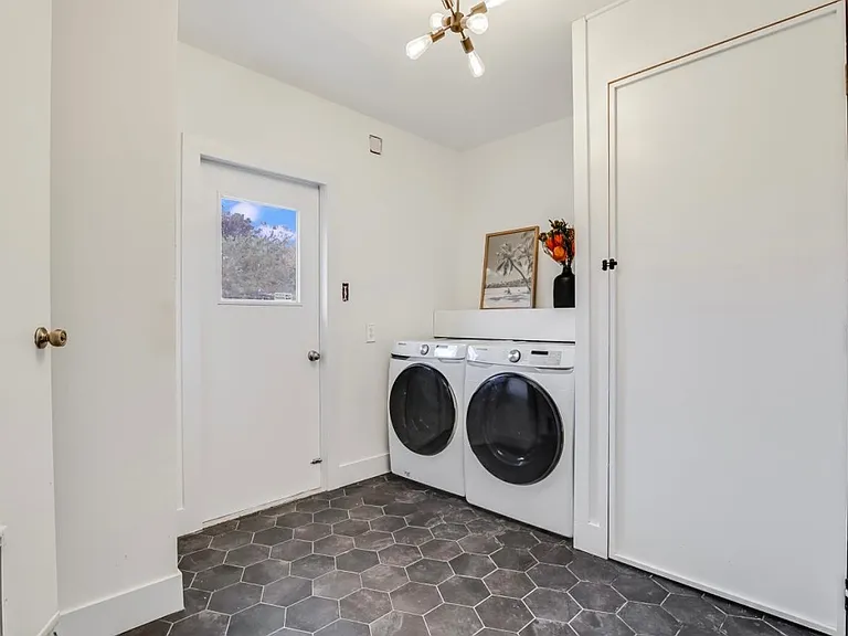 3009 Charlwood Dr — Photo 16