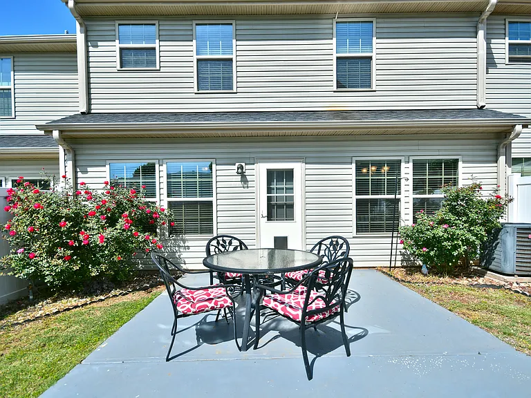303 Corday Ln — Photo 31