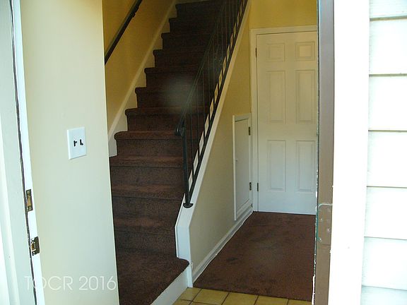 4th image of 16 Briarwood Ct