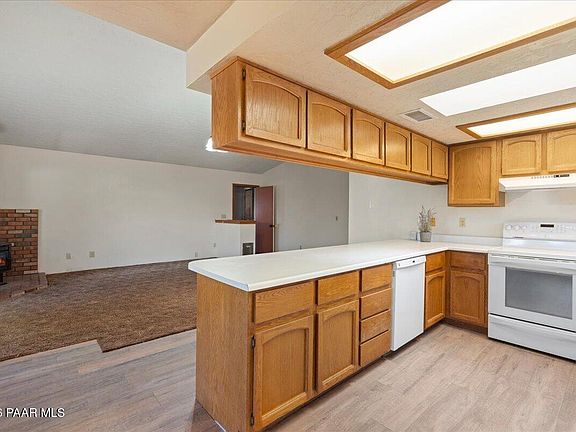 5th image of 1965 N Quartz Dr