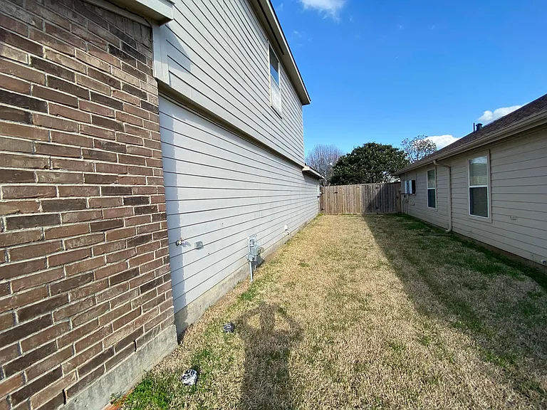 7834 Chervil Ln — Photo 28