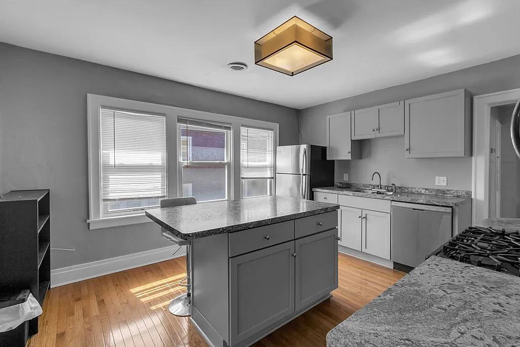 110 Merrimac - 2 — Photo 3