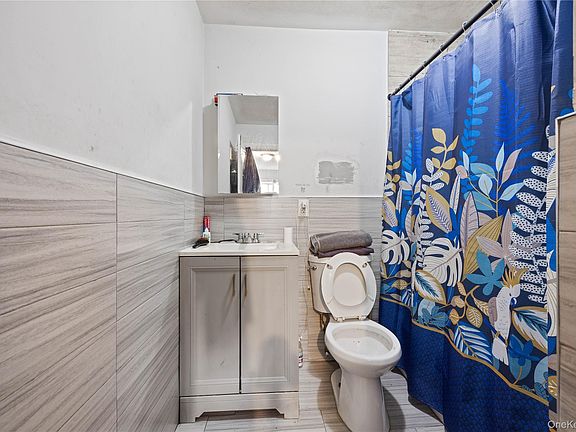 5th image of 2611 Decatur Avenue