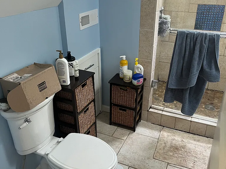8010 Maple Ave — Photo 16