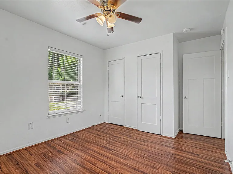 8159 Glenhollow Dr — Photo 24