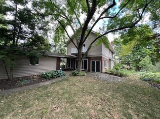 1021 Grandview Ave, Columbus, OH 43212