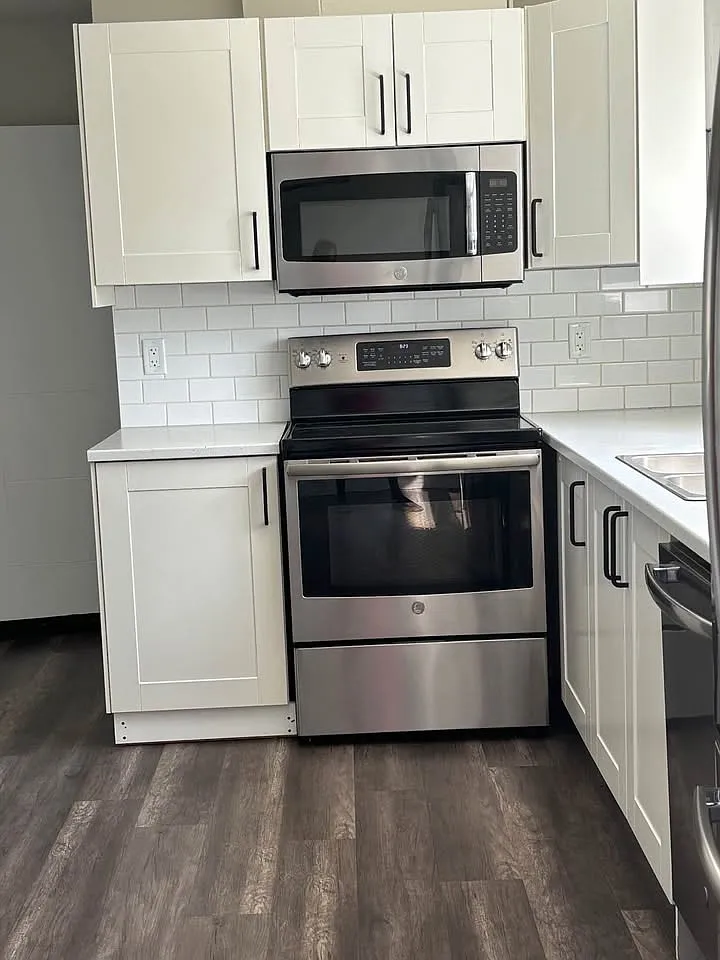 Building Photo - 9315 129b Ave NW #1