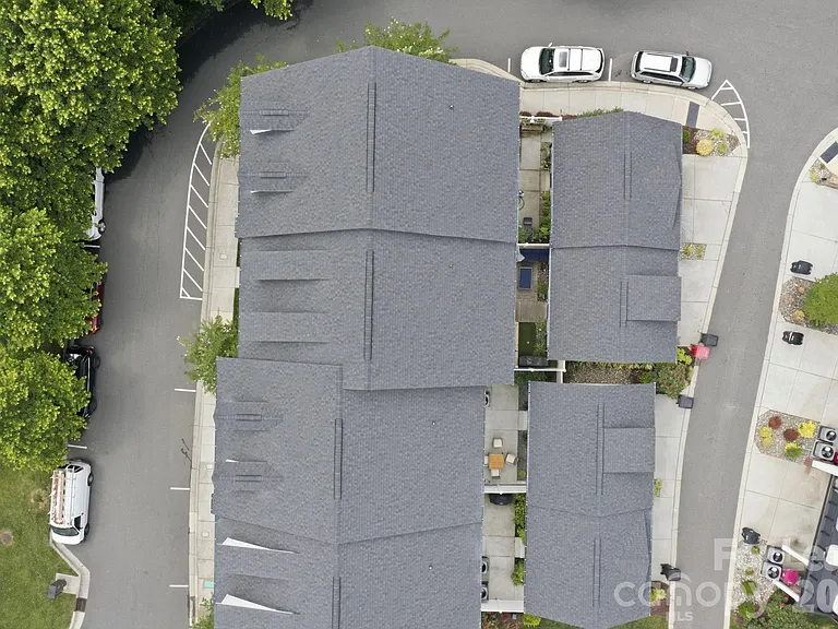 519 Griffith Village Ln — Photo 45