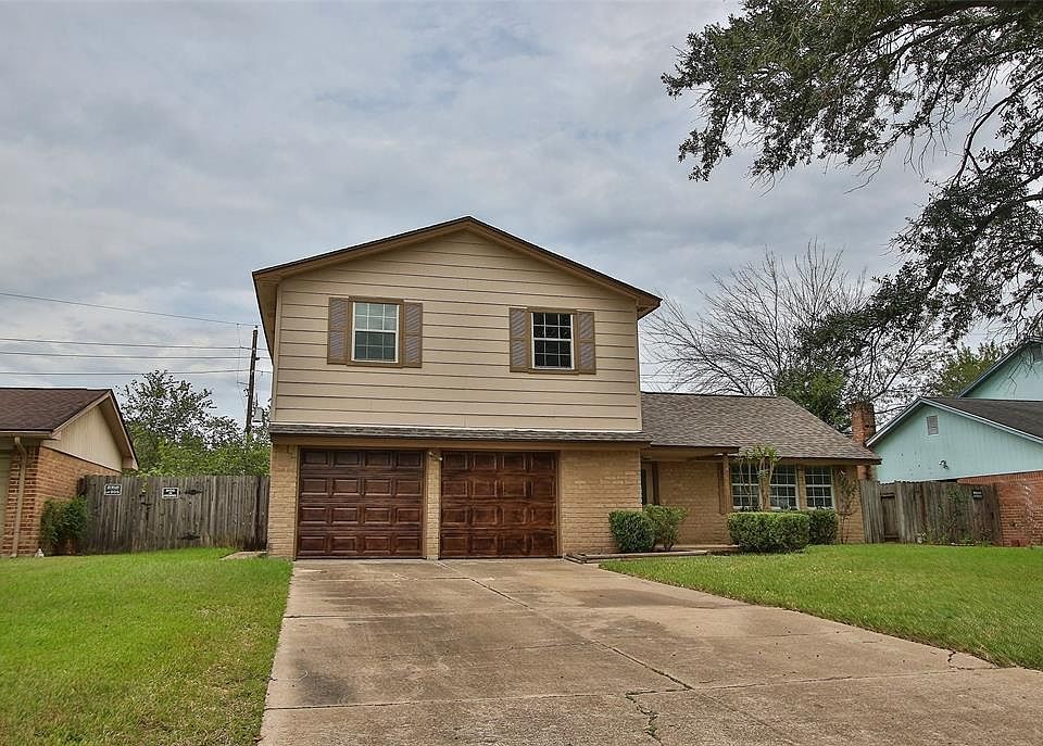 1st image of 19422 Leafwood Ln