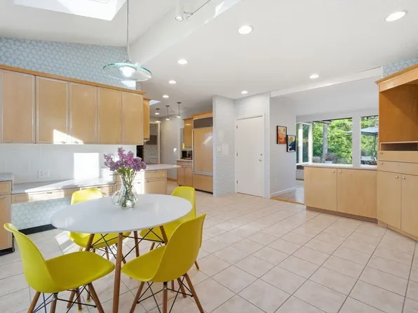 67 Shady Side Dr, Longmeadow, MA 01106