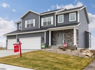 2408 Nature Ridge Dr NW, Palo, IA 52324