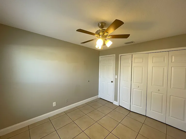 810 Montana Ave — Photo 14
