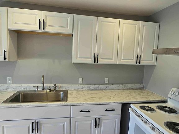 4th image of 310 W Franklin St #19