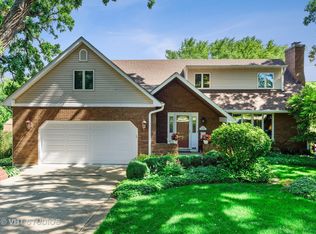 2244 Country Knoll Ln, Elgin, IL 60123
