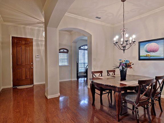 DSC_0442_foyer.jpg