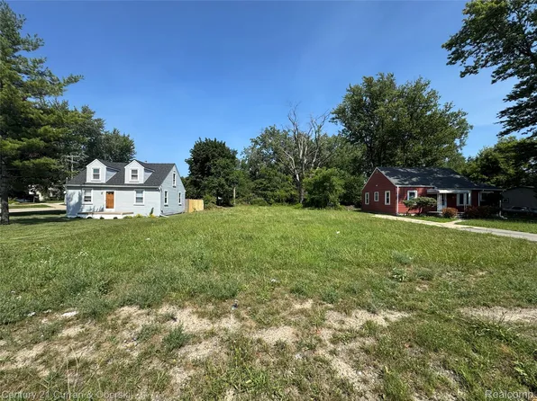 6221 Inkster Rd, Taylor, MI 48180