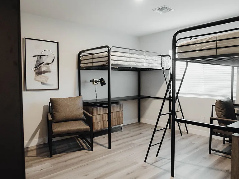 Beautifully Designed 3-bedroom 2-bathroom Home — Photo 36