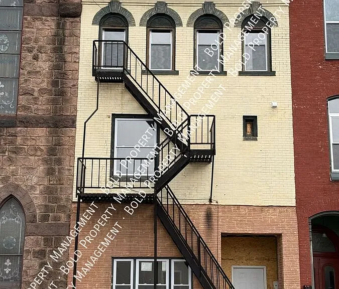 17 S 9th St #6 — Photo 8