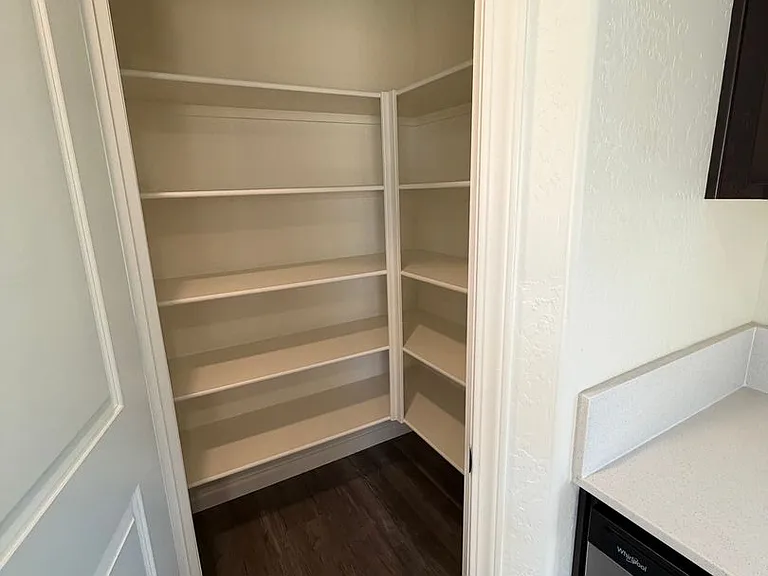 1902 W Meadow Dr — Photo 11