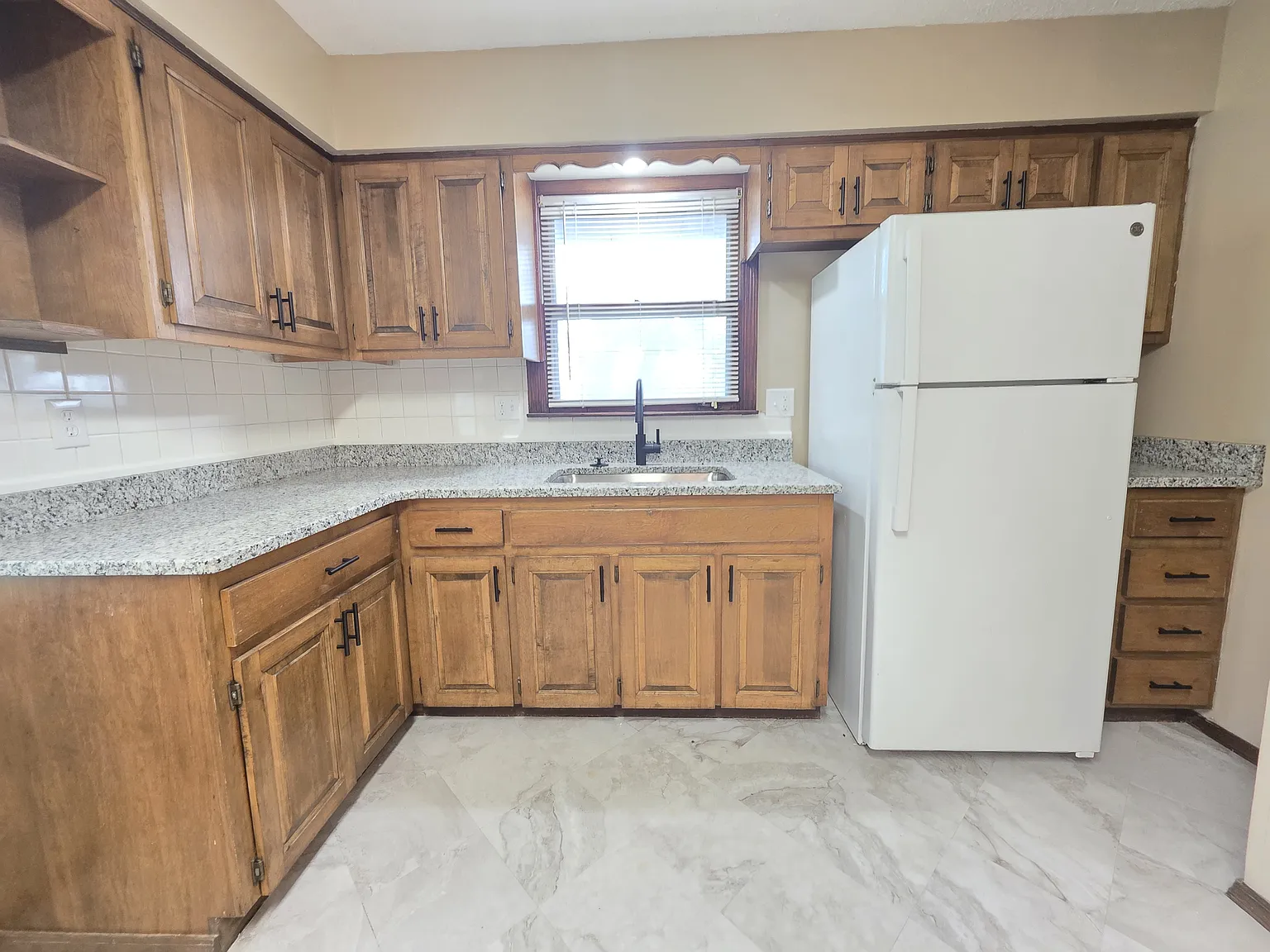 915 N Osage St — Photo 4