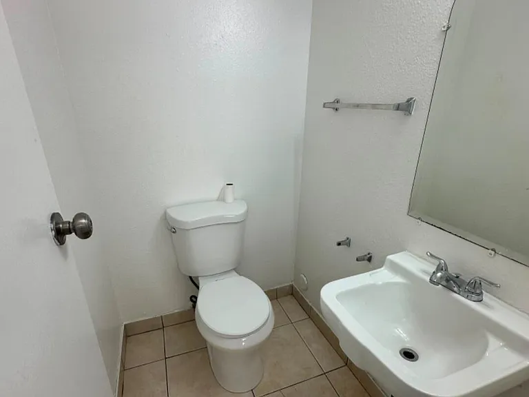 2674 N 43rd Ave #B — Photo 12