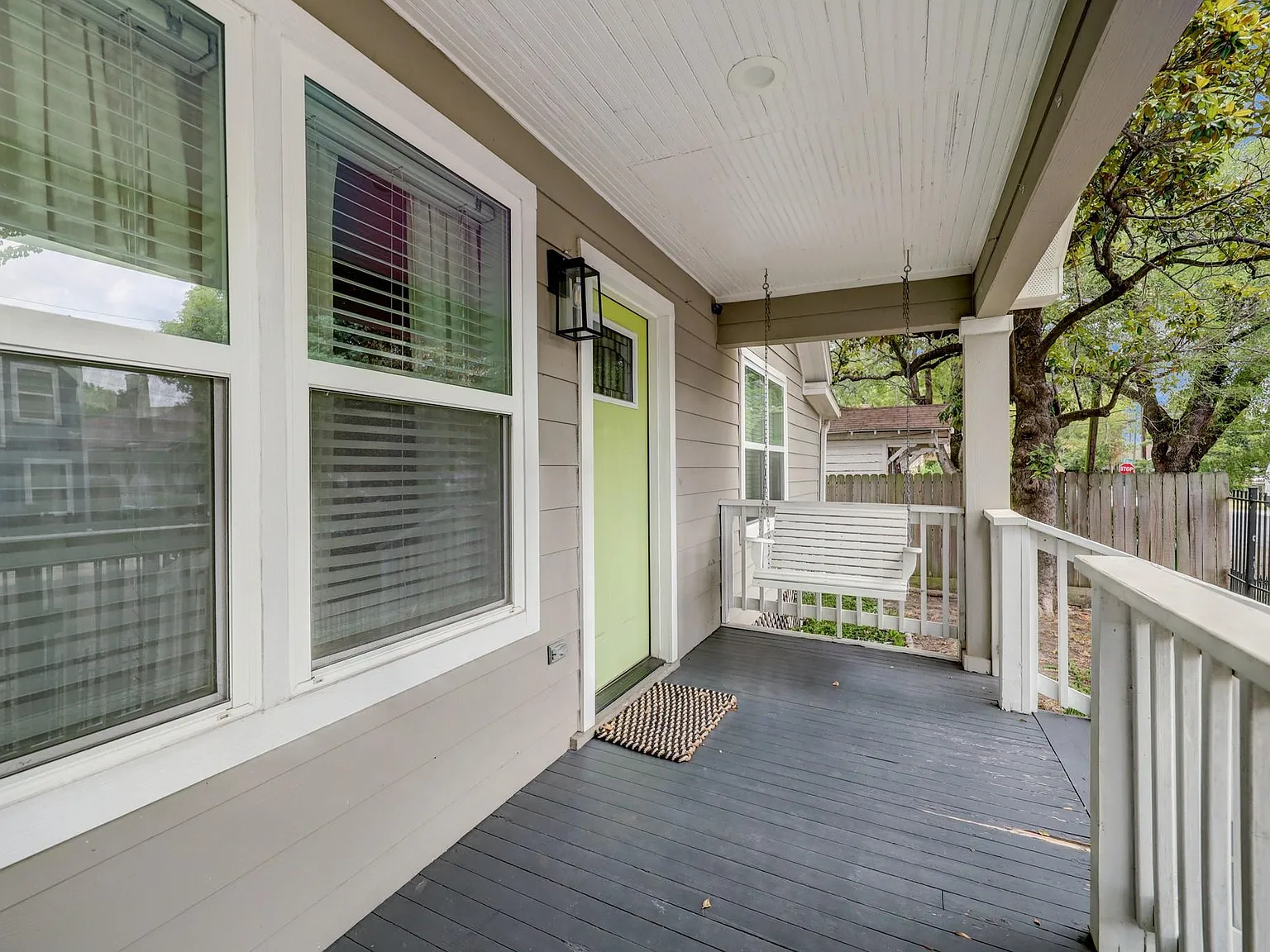 3 bed, 2.0 bath, 1813 sqft, $2,500 — Photo 3