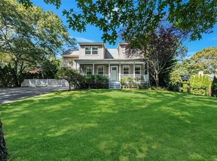 8 Higbee Rd, Hampton Bays, NY 11946
