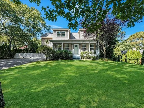 8 Higbee Road, Hampton Bays, NY 11946