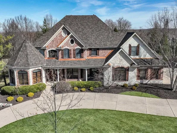 1026 Savonne Ct, Chesterfield, MO 63005