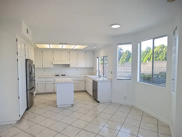 19932 Ahwanee Ln — Photo 5
