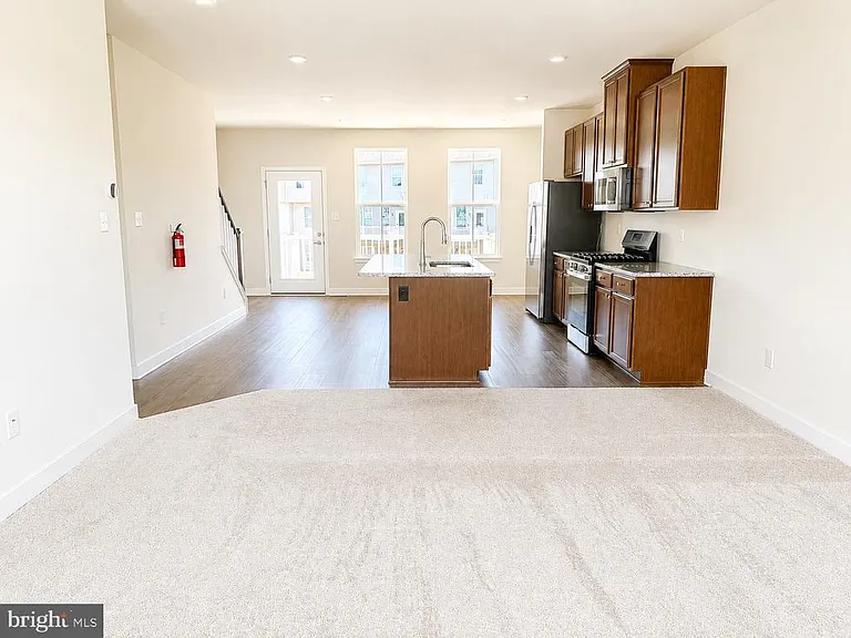 114 Spyglass Hill Dr — Photo 8