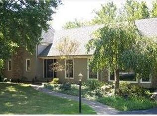 8006 Weyanoke Ct, Prospect, KY 40059