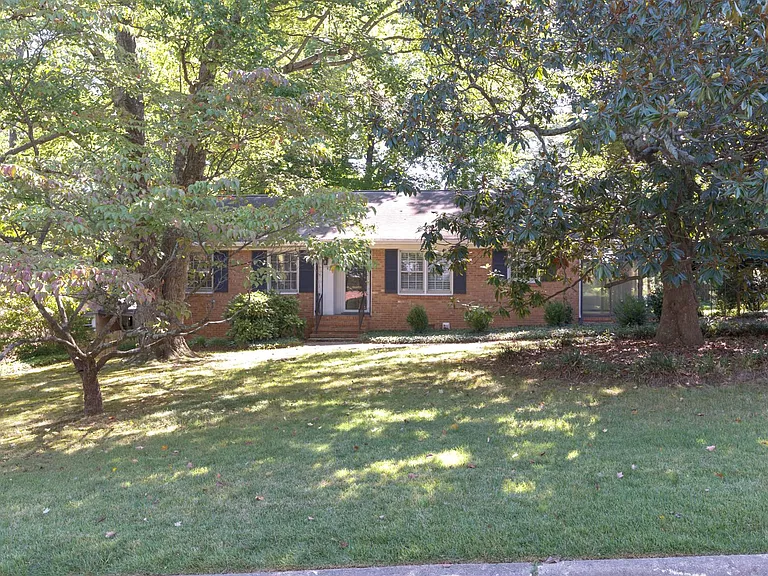 608 Candlewood Dr — Photo 4