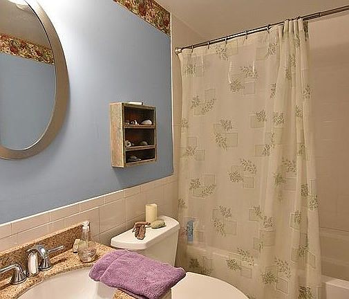 4th image of 131 Creek St APT 3