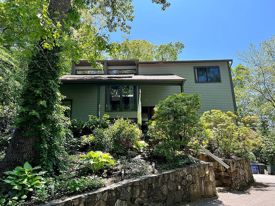 2nd image of 80 Harwood Rd