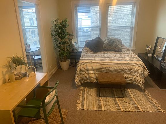 2nd image of 3719 N Southport Ave APT 217