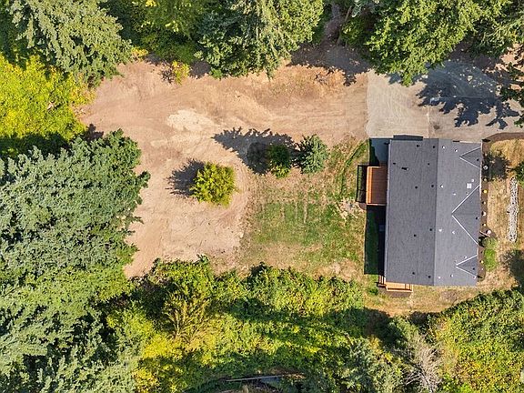 3rd image of 5519 84th Street E