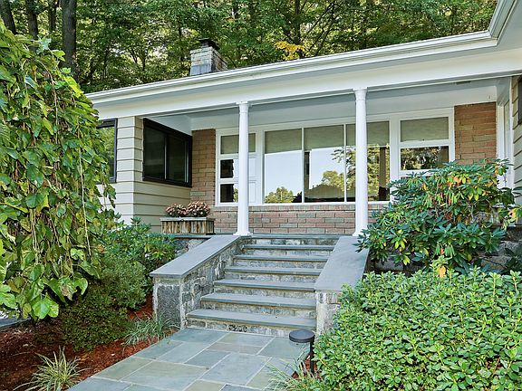 Covered Front Porch - Stonework