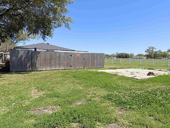 3rd image of 125 Ledet Dr