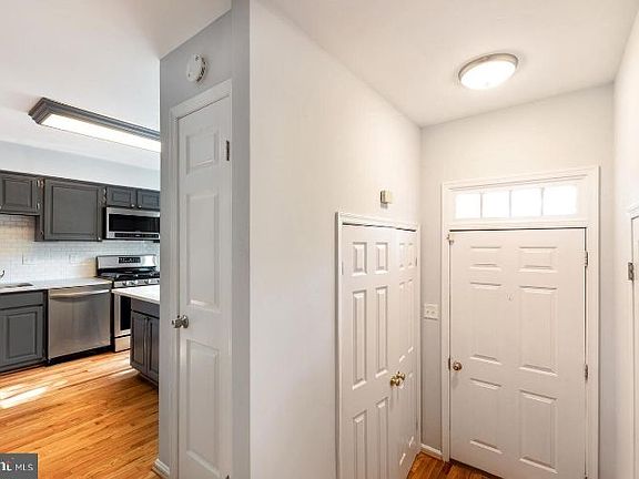 5th image of 7510 Amesbury Ct
